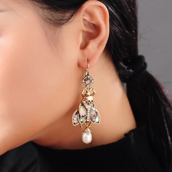 Insect Earrings - Picture 2 of 4